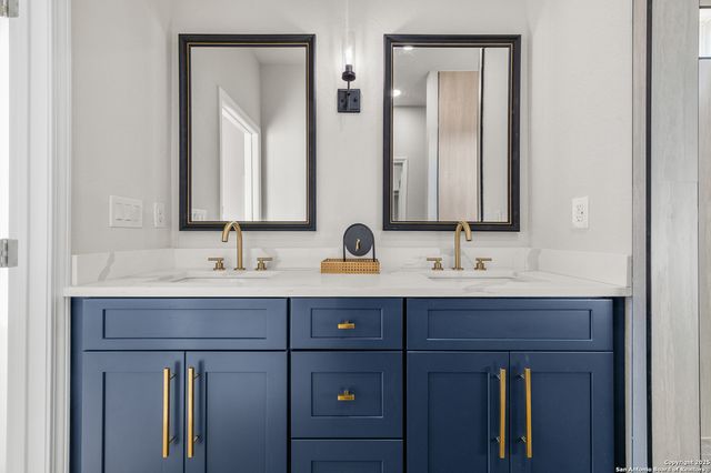 732 County Road 6846, Lytle, TX 78052