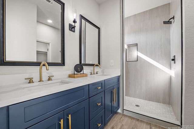 732 County Road 6846, Lytle, TX 78052