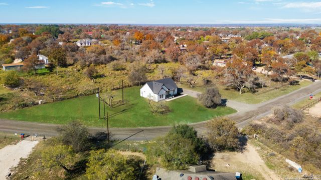 732 County Road 6846, Lytle, TX 78052