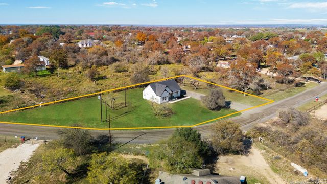 732 County Road 6846, Lytle, TX 78052