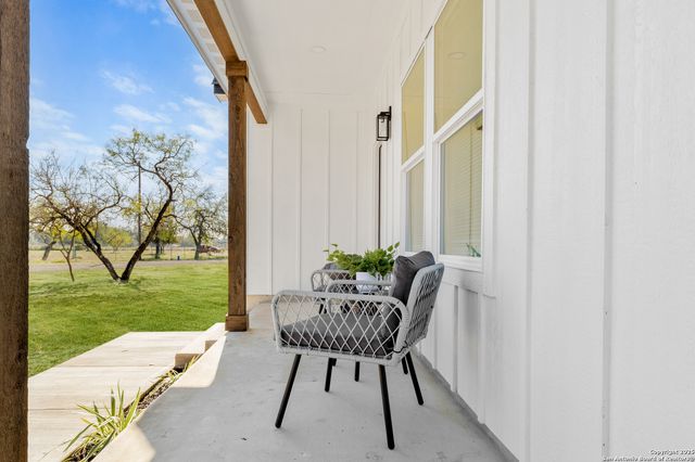 732 County Road 6846, Lytle, TX 78052