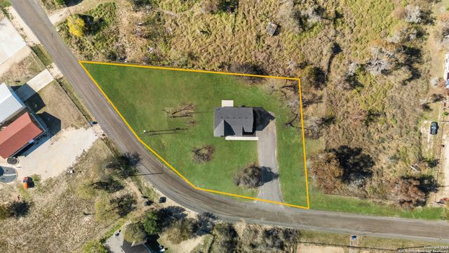 732 County Road 6846, Lytle, TX 78052