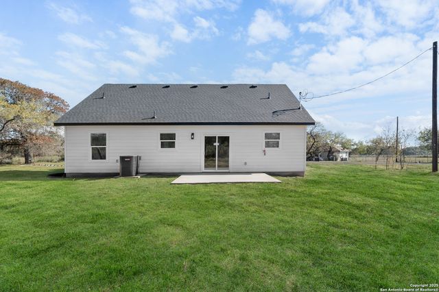 732 County Road 6846, Lytle, TX 78052