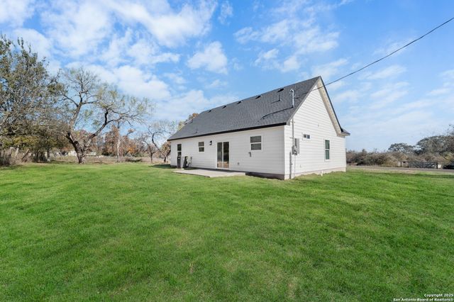 732 County Road 6846, Lytle, TX 78052