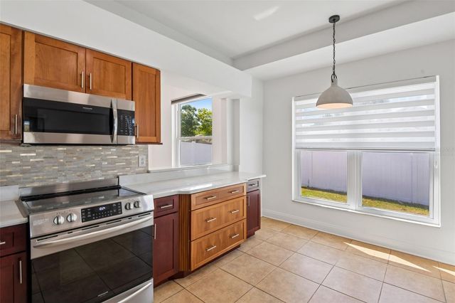 12002 W POND WAY, Tampa, FL 33635