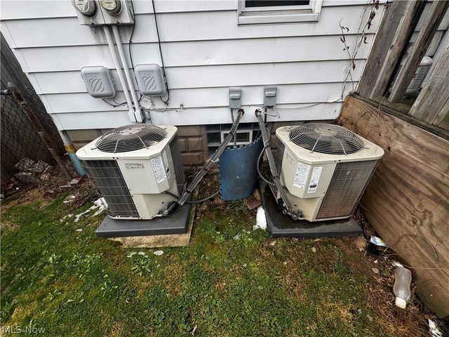 6814-6816 Bradley Avenue, Parma, OH 44129