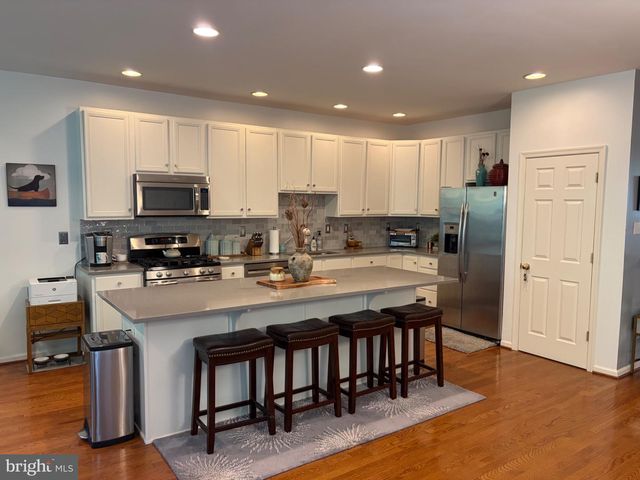232 DEEPDALE DR, Kennett Square, PA 19348