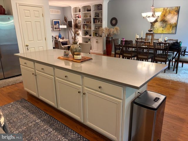 232 DEEPDALE DR, Kennett Square, PA 19348