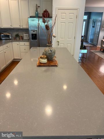 232 DEEPDALE DR, Kennett Square, PA 19348