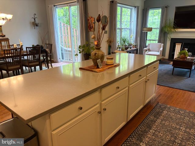 232 DEEPDALE DR, Kennett Square, PA 19348