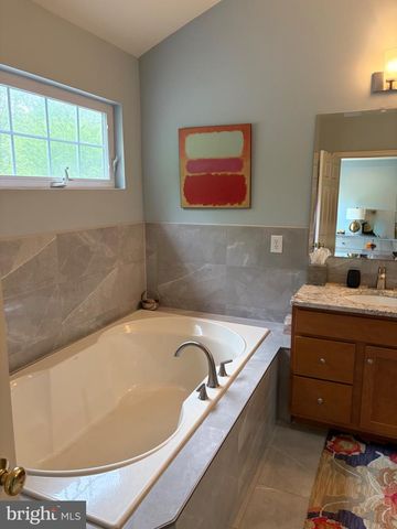 232 DEEPDALE DR, Kennett Square, PA 19348