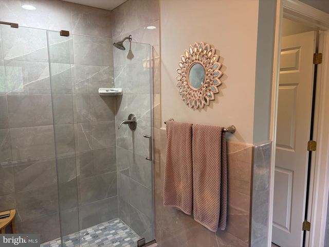 232 DEEPDALE DR, Kennett Square, PA 19348
