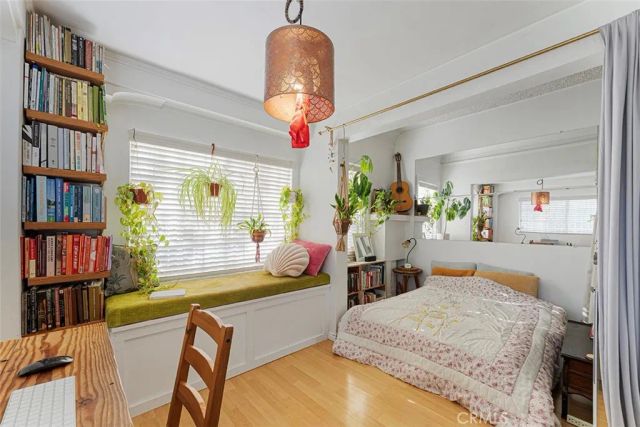 901 Westchester Place, Los Angeles, CA 90019