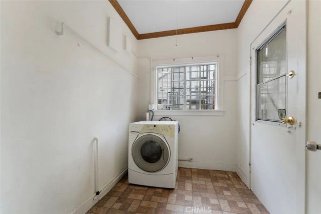 901 Westchester Place, Los Angeles, CA 90019