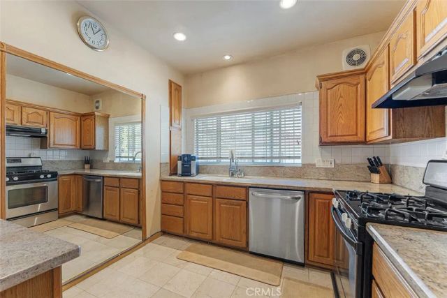 901 Westchester Place, Los Angeles, CA 90019