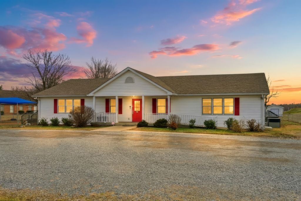 609 Hwy 52E, Portland, TN 37148