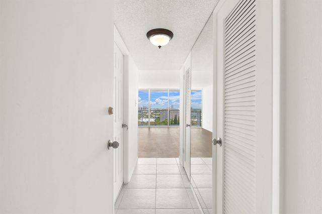 18011 Biscayne Boulevard 1704-1, Aventura, FL 33160