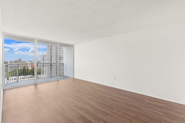 18011 Biscayne Boulevard 1704-1, Aventura, FL 33160