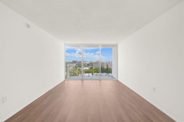 18011 Biscayne Boulevard 1704-1, Aventura, FL 33160