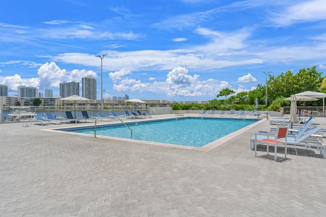 18011 Biscayne Boulevard 1704-1, Aventura, FL 33160
