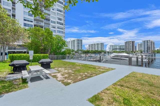 18011 Biscayne Boulevard 1704-1, Aventura, FL 33160