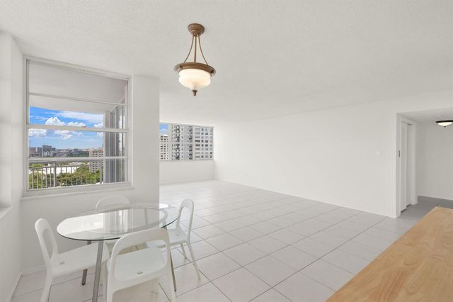 18011 Biscayne Boulevard 1704-1, Aventura, FL 33160