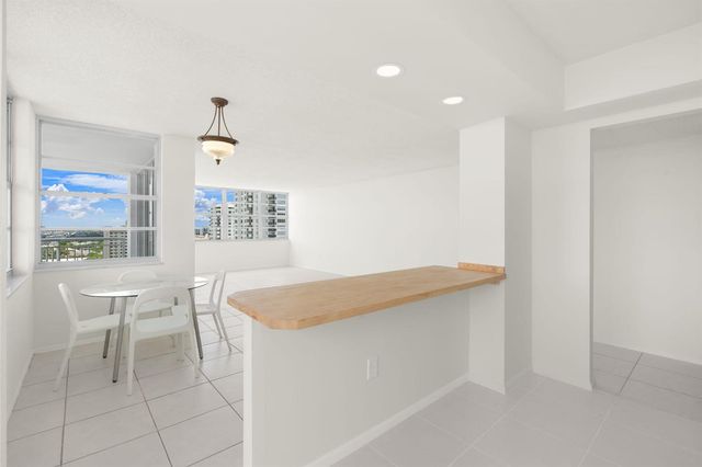 18011 Biscayne Boulevard 1704-1, Aventura, FL 33160