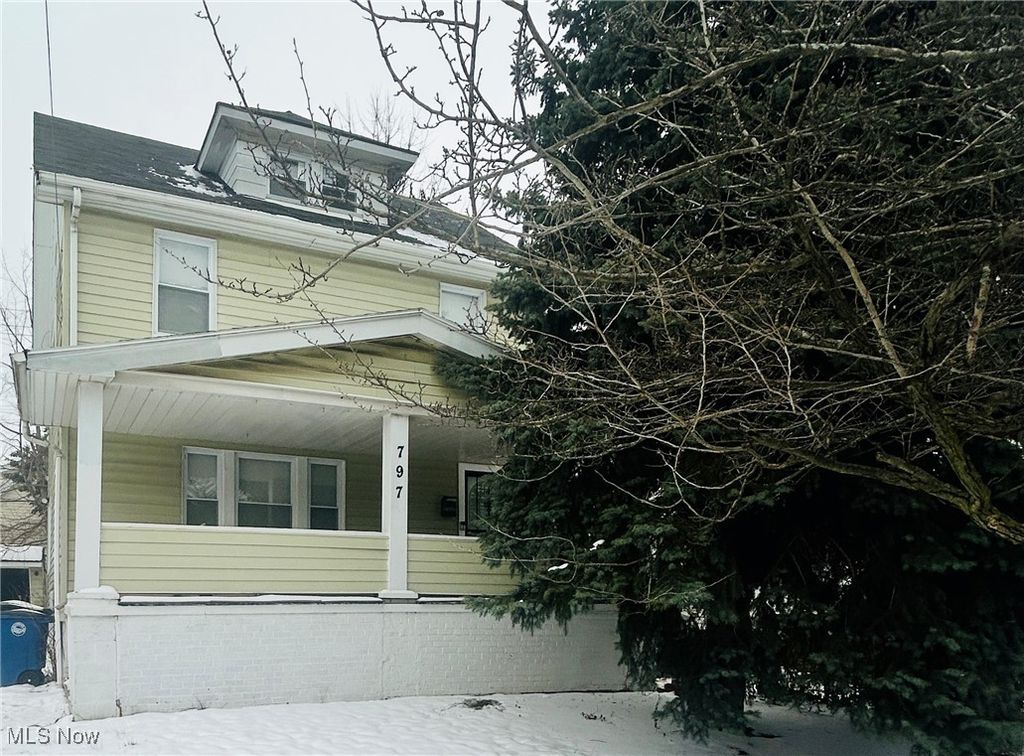 797 Alhambra Road, Cleveland, OH 44110