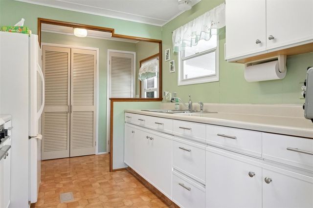 183 PHILADELPHIA BOULEVARD 22, Palm Harbor, FL 34684