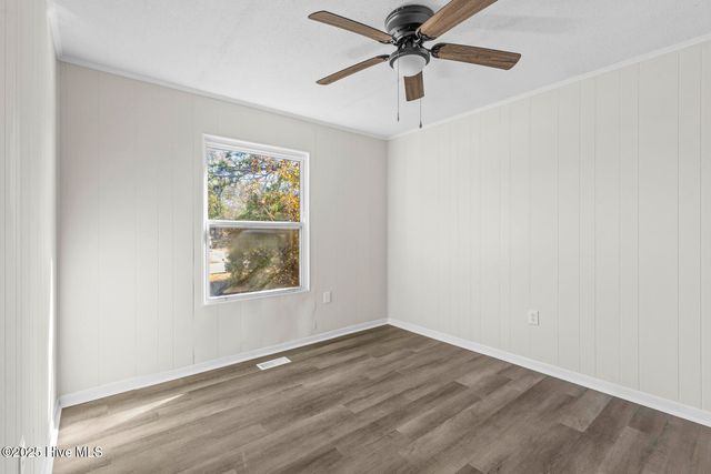 81 Crown Point Road, Hubert, NC 28539