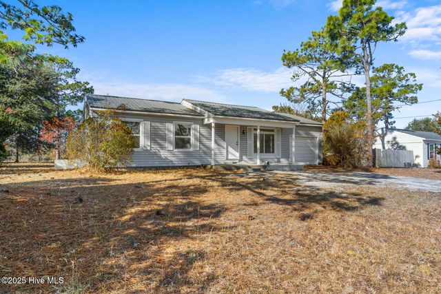 81 Crown Point Road, Hubert, NC 28539