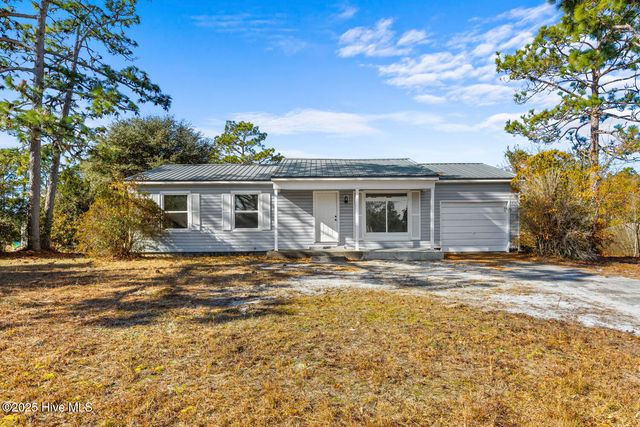 81 Crown Point Road, Hubert, NC 28539