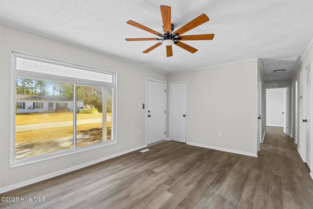 81 Crown Point Road, Hubert, NC 28539