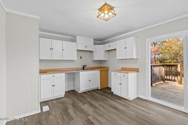 81 Crown Point Road, Hubert, NC 28539