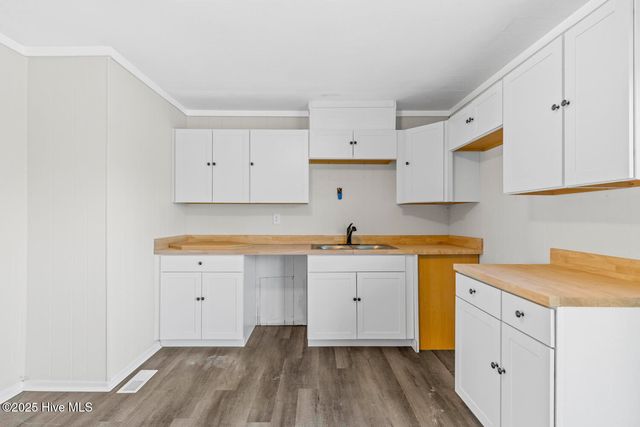 81 Crown Point Road, Hubert, NC 28539