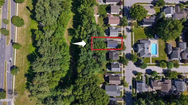 11 Thoroughbred Drive, Saratoga Springs, NY 12866