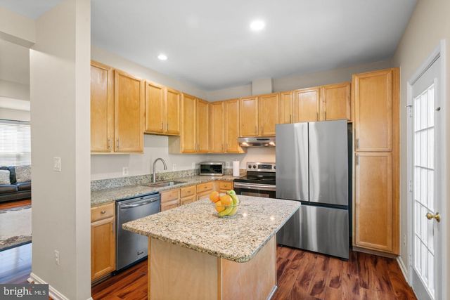 45551 LAKE HAVEN TER, Sterling, VA 20165