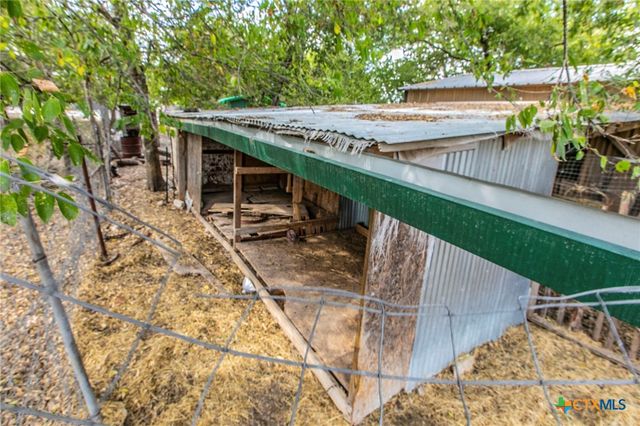 329 W Brook Street, Bartlett, TX 76511