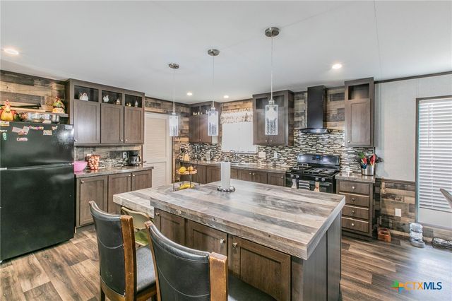 329 W Brook Street, Bartlett, TX 76511