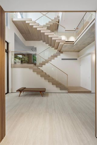 5 Barefoot Lane, Lantana, FL 33462
