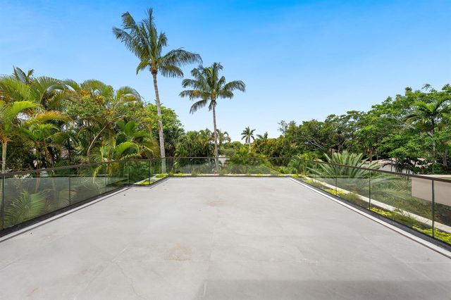 5 Barefoot Lane, Lantana, FL 33462
