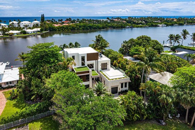 5 Barefoot Lane, Lantana, FL 33462