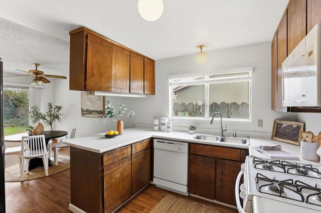 2701 Dorine Way, Sacramento, CA 95833