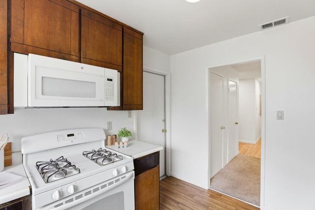 2701 Dorine Way, Sacramento, CA 95833