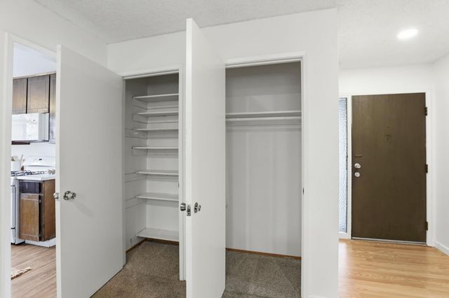 2701 Dorine Way, Sacramento, CA 95833