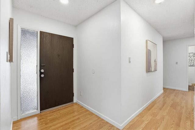 2701 Dorine Way, Sacramento, CA 95833