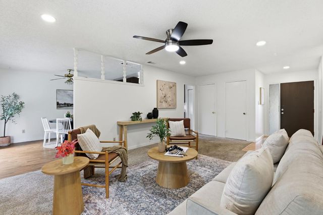 2701 Dorine Way, Sacramento, CA 95833