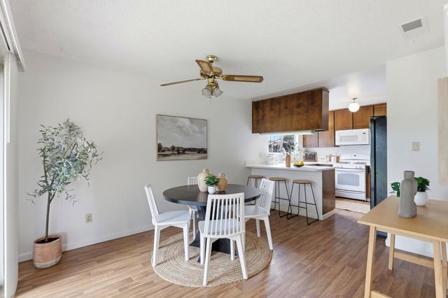 2701 Dorine Way, Sacramento, CA 95833