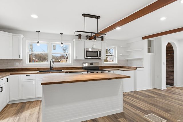 1603 Summit Street, New Haven, IN 46774