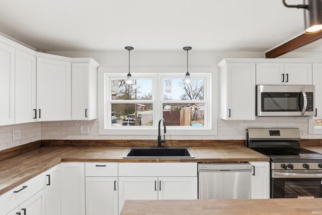 1603 Summit Street, New Haven, IN 46774